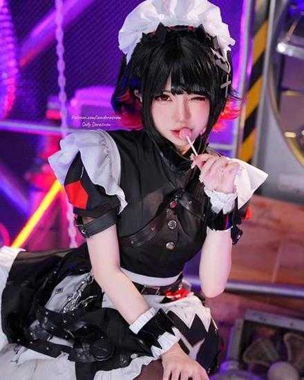 COSPLAY图赏：大马正妹COS《绝区零》鲨鱼妹 比基尼泳装大秀美体