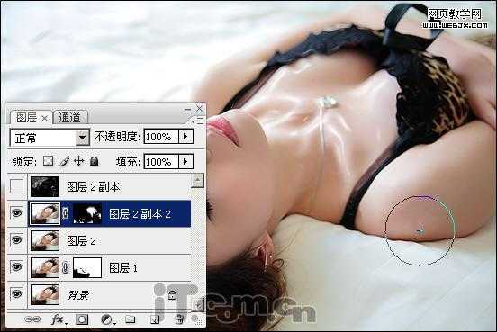 Photoshop 美女加上油嫩光滑的质感肤色